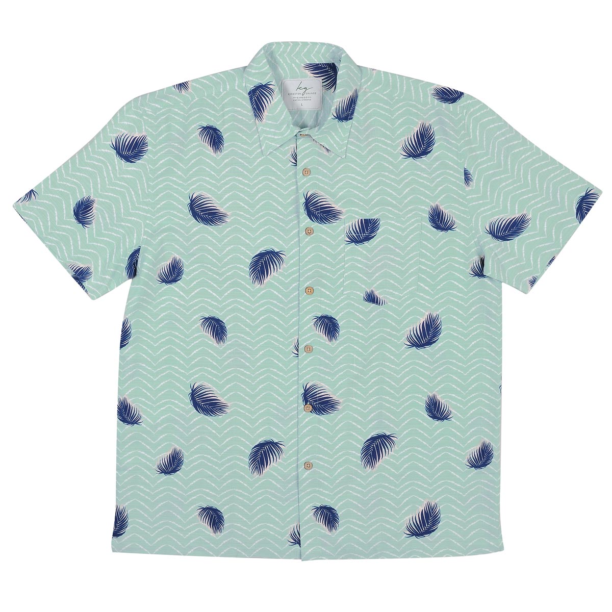 Men’s short sleeve bamboo shirt in chevron design with a chest pocket and eco-friendly coconut-shell look buttons. Made from bamboo fiber and cotton blend.