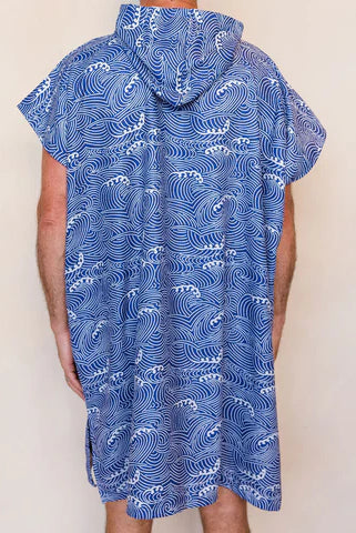 The Reef Surf Poncho is a sand-free, super-absorbent, quick-drying hooded towel. Lightweight, antibacterial and soft, with a pocket and optional waist tie.