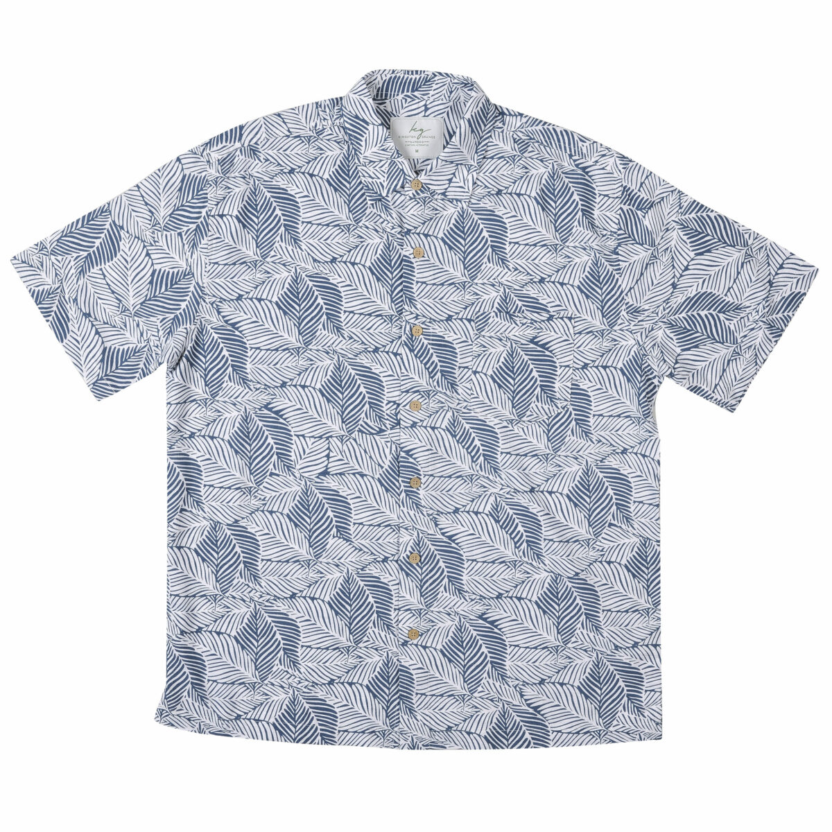 Men’s Short Sleeve Bamboo Shirt – Geoleaf, made from organically grown bamboo with a loose fit, chest pocket, and coconut-shell look buttons.
