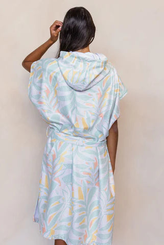 The Hervey Surf Poncho is a sand-free, super-absorbent, quick-drying hooded towel. Lightweight, antibacterial and soft, with a pocket and optional waist tie.