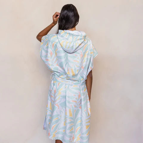 The Hervey Surf Poncho is a sand-free, super-absorbent, quick-drying hooded towel. Lightweight, antibacterial and soft, with a pocket and optional waist tie.
