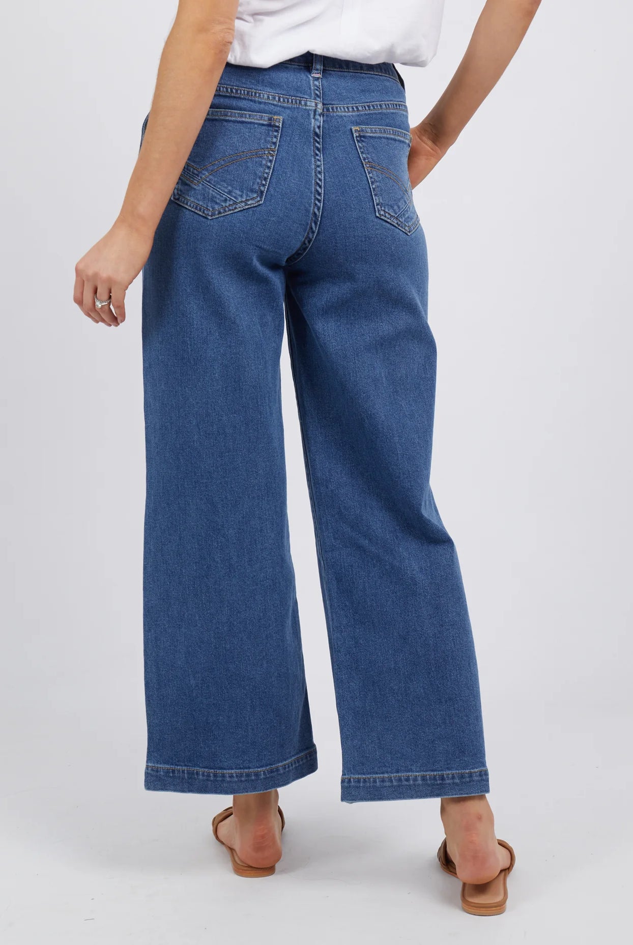 The Dark Blue Wash Izzy Wide Leg Jean by Elm is currently available at Rawspice Boutique.