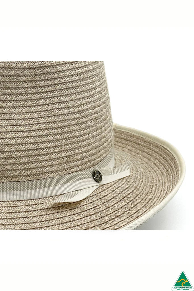 Laura Flexibraid® Fedora in Mix Camel with tonal band, adjustable ComfyFit, and UPF50+ sun protection. Lightweight and crush-resistant design.