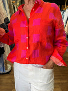 HUT Boyfriend Linen Shirt in a relaxed fit, featuring two chest pockets, tab sleeves and a scoop hem.