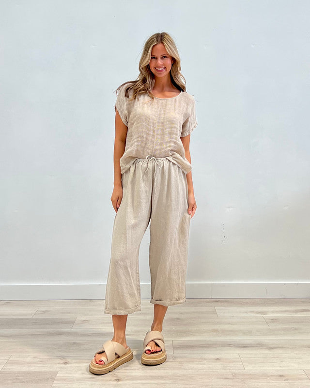 The Natural Alessa 3/4 Pants by Rustic Linen are available at Rawspice Boutique. 