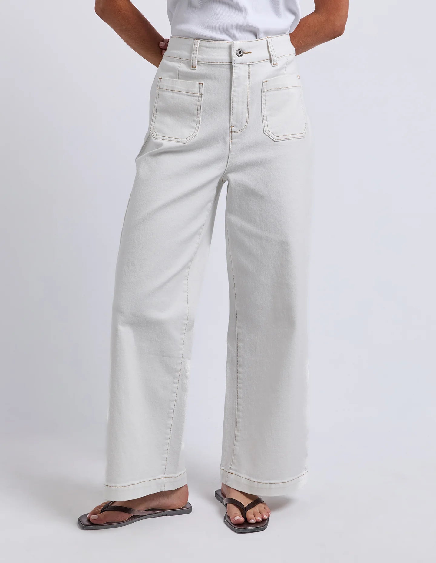 Alyssa Front Pocket Jeans in Vintage White with an ankle-length fit, front pockets and elasticated back waistband.