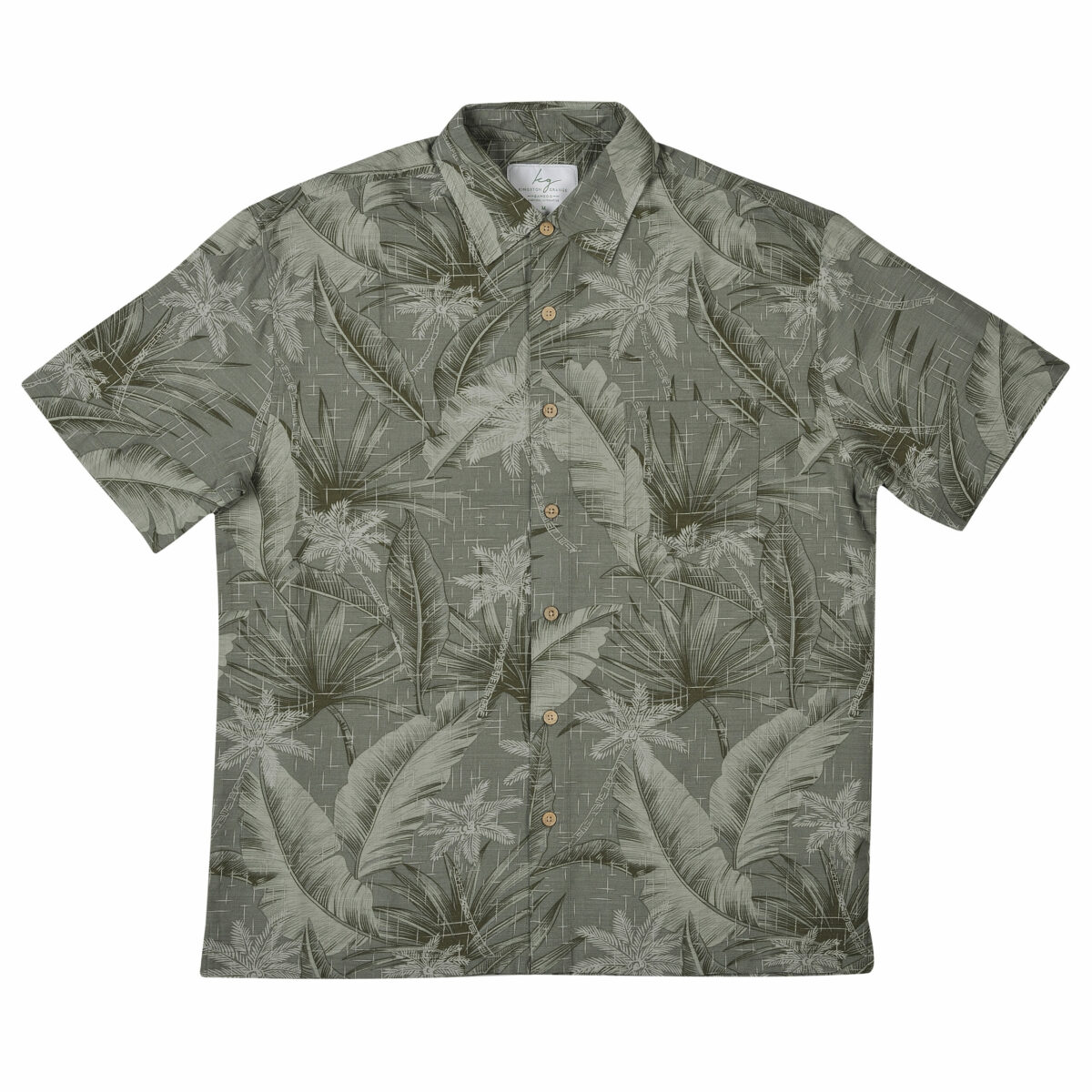 A men’s short sleeve bamboo shirt with a relaxed fit, chest pocket, and coconut-shell look buttons, made from soft, breathable, and eco-friendly fabric.