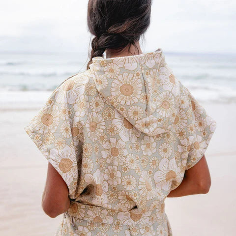 The Casuarina Surf Poncho is a sand-free, super-absorbent, quick-drying hooded towel. Lightweight, antibacterial and soft, with a pocket and optional waist tie.