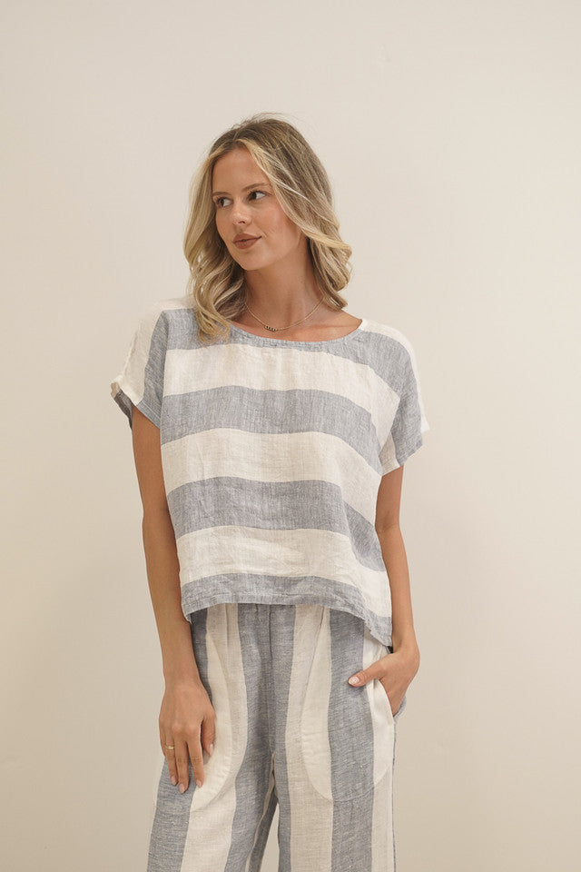 Carina Box Top by Rustic Linen, crafted from 100% stonewashed linen. A relaxed, breathable one-size style, perfect for effortless everyday dressing.