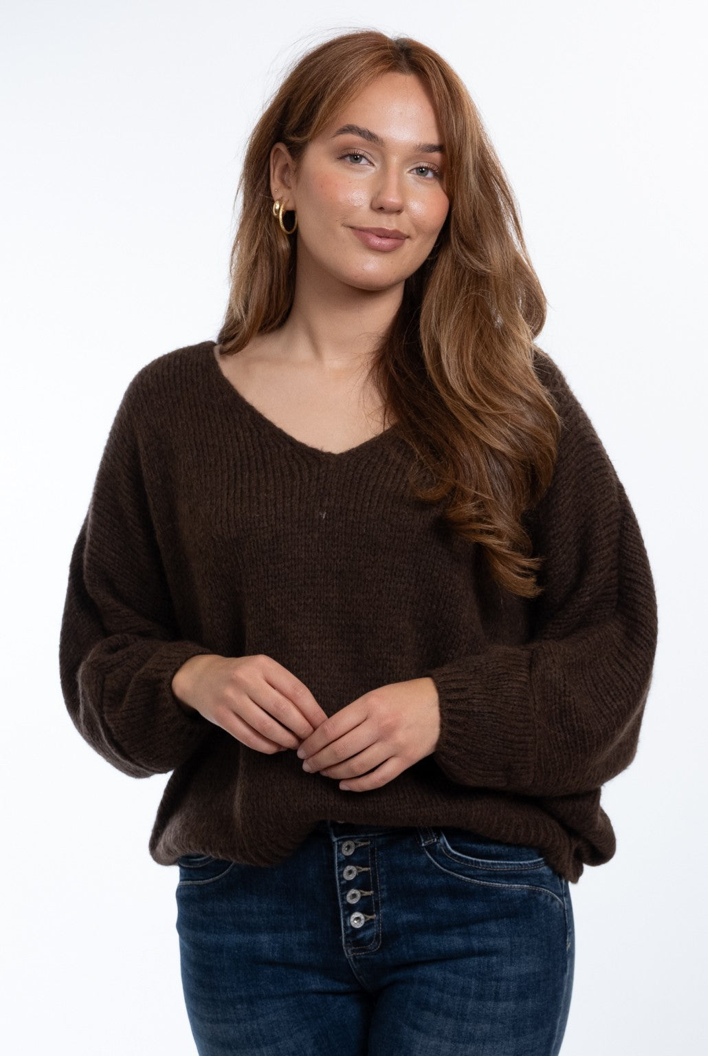 Daria Jumper with a flattering V-neck, relaxed batwing sleeves and an oversized fit, styled for effortless everyday comfort.
