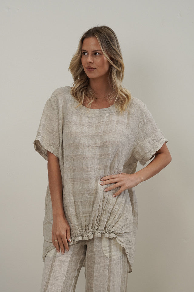 Helene oversized linen top in natural combo with breathable mesh panels, relaxed fit and soft stonewashed texture.