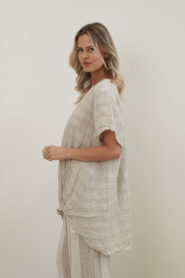 Helene oversized linen top in natural combo with breathable mesh panels, relaxed fit and soft stonewashed texture.