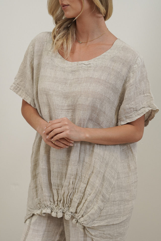 Helene oversized linen top in natural combo with breathable mesh panels, relaxed fit and soft stonewashed texture.