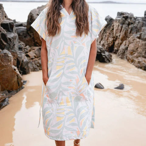 The Hervey Surf Poncho is a sand-free, super-absorbent, quick-drying hooded towel. Lightweight, antibacterial and soft, with a pocket and optional waist tie.