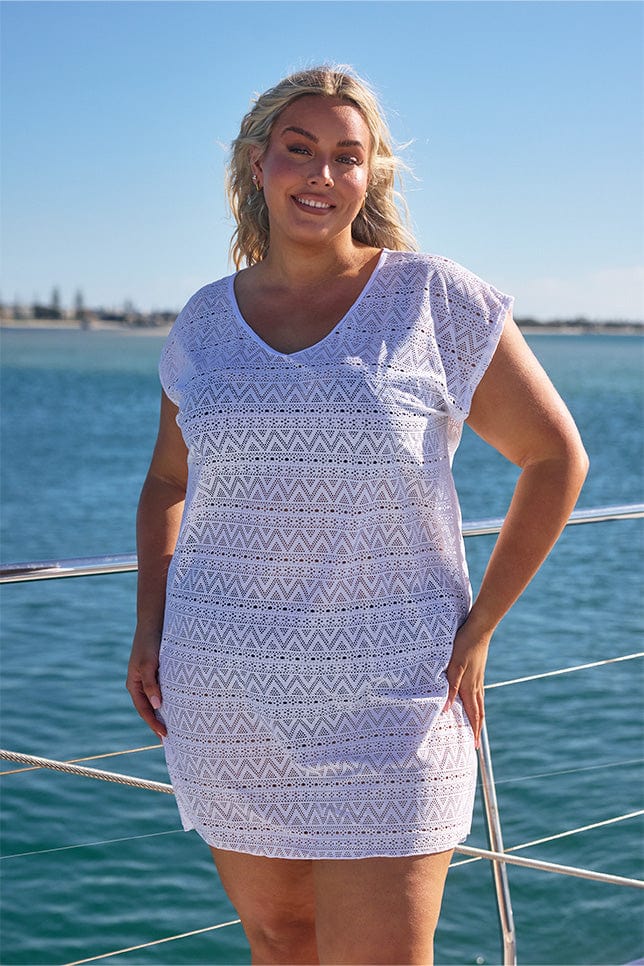 White Mesh Beach Cover-Up – lightweight, knee-length kaftan with a V-neckline and capped sleeves, perfect for layering over swimwear on holiday.