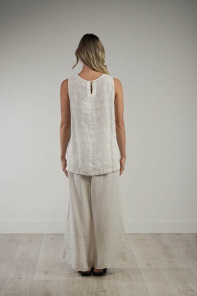 White combo Sienna linen top with a relaxed fit, breathable mesh texture and soft stonewashed finish.